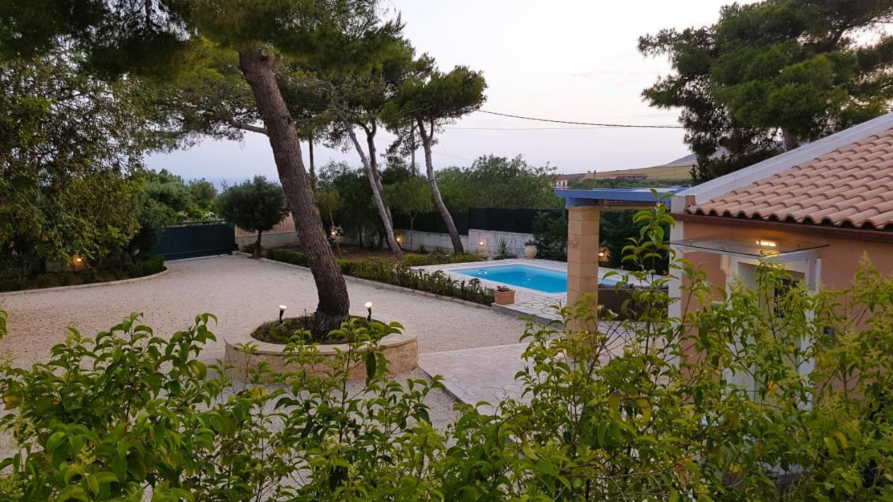 Ponderosa Villa Lixouri Exterior photo